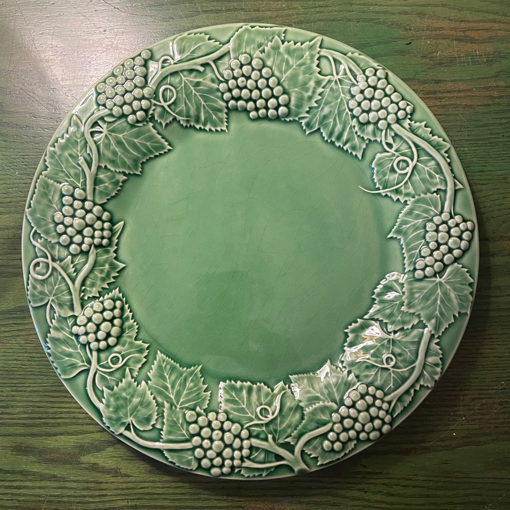 Bordallo Pinheiro 14” Green Grape Serving Plate Platter
